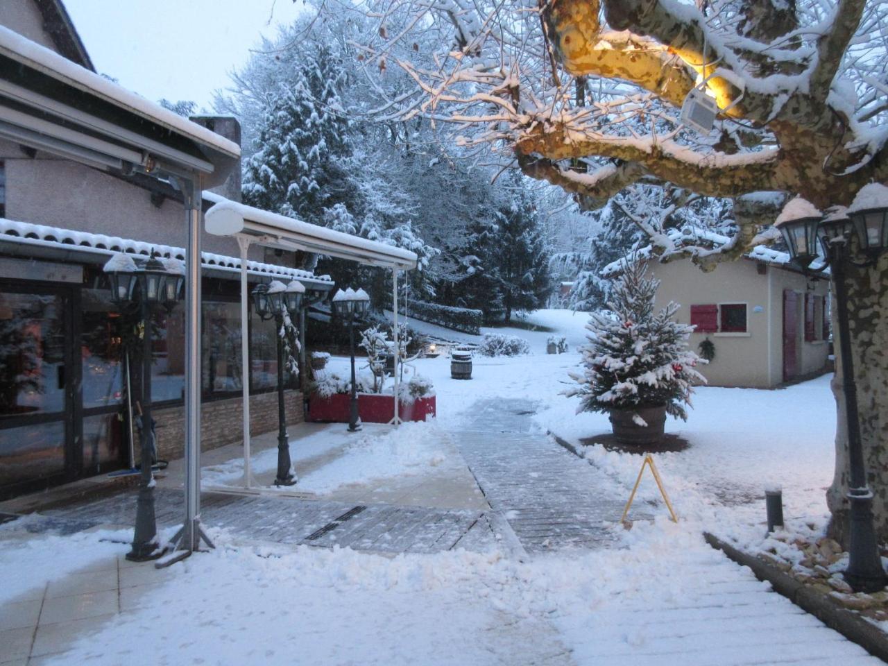 Hotel Restaurant Le Moulin De Saint Verand المظهر الخارجي الصورة